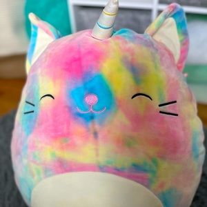 Kitty corn squishamallow